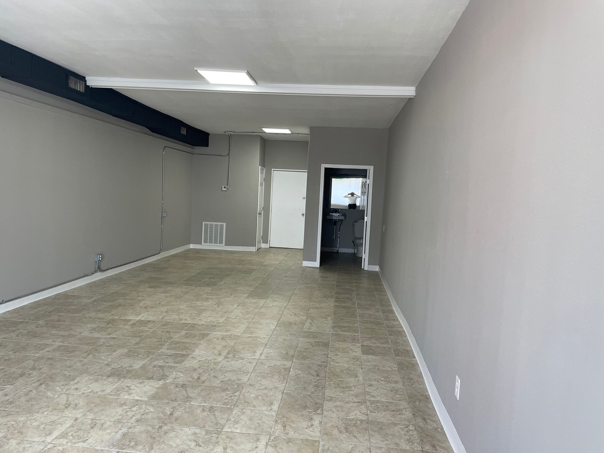 4113-4117 Barrancas Ave, Pensacola, FL à louer Photo intérieure– Image 1 sur 1