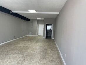 4113-4117 Barrancas Ave, Pensacola, FL à louer Photo intérieure– Image 1 sur 1