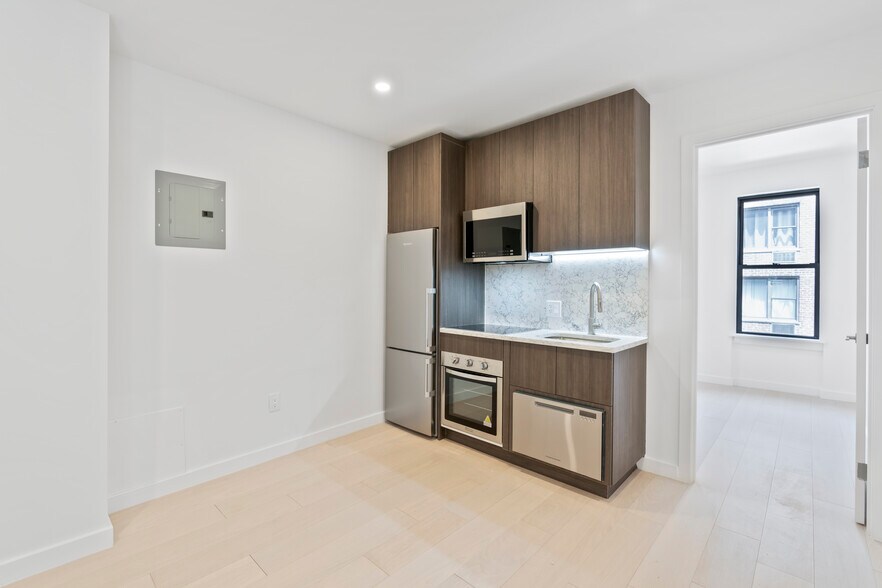 225 E 25th St, New York, NY à vendre - Photo de l’immeuble – Image 2 sur 11