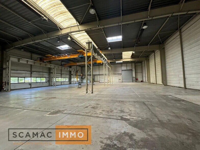 Bureau dans Lisses à louer - Photo de l’immeuble – Image 2 sur 10