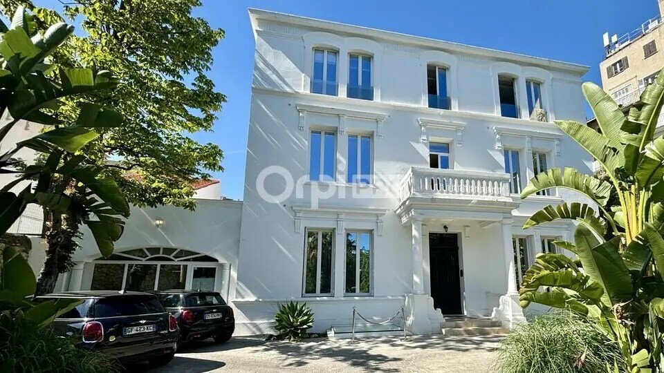 Bureau dans Marseille à louer - Photo de l’immeuble – Image 1 sur 8