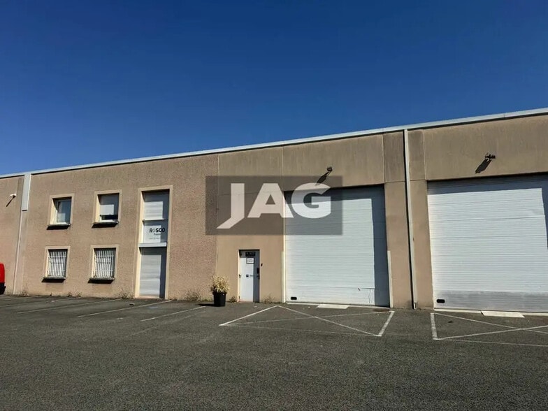 Bureau dans Villeurbanne à louer - Photo de l’immeuble – Image 1 sur 13