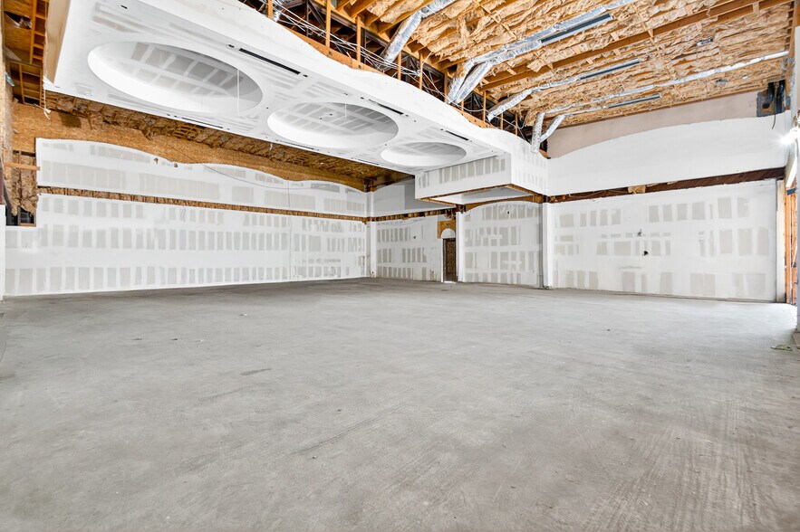 1161 N Vermont Ave, Los Angeles, CA à louer - Photo de l’immeuble – Image 3 sur 13