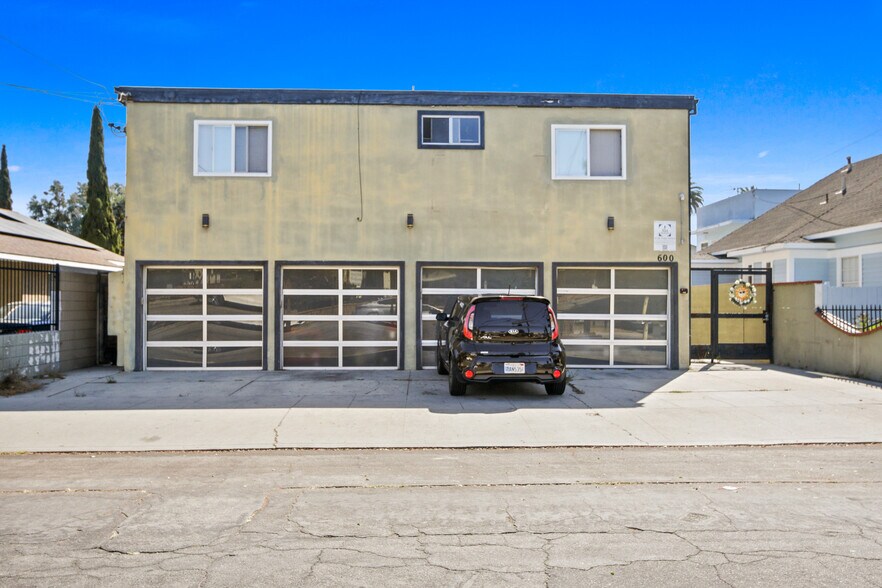 600 Almond Ave, Long Beach, CA à vendre - Photo de l’immeuble – Image 2 sur 13