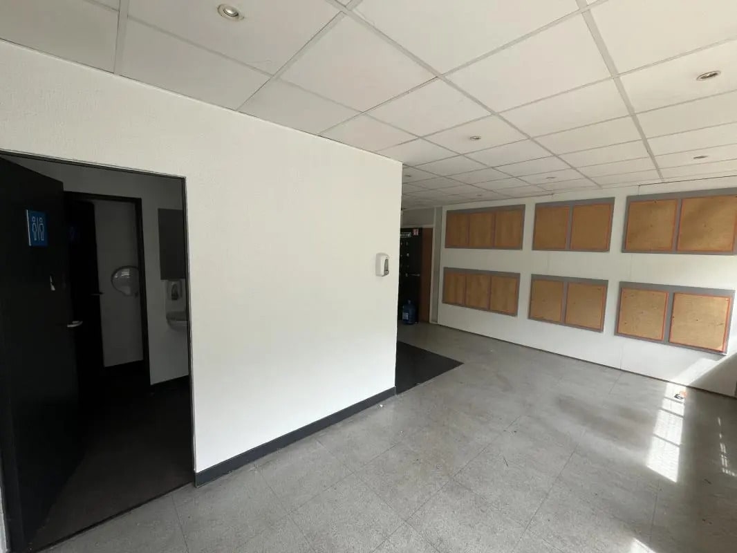 Industriel/Logistique dans Buc à louer Photo de l’immeuble– Image 1 sur 12