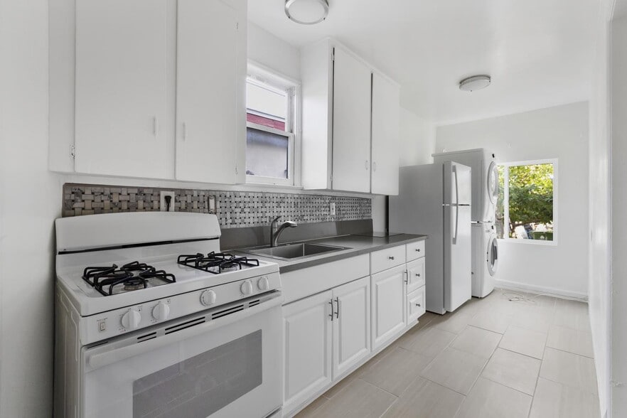 5323 Monte Vista St, Los Angeles, CA à vendre - Photo de l’immeuble – Image 2 sur 16