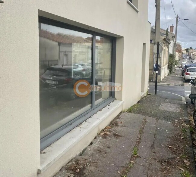 85 Allée Des Pins, Bordeaux à louer - Photo de l’immeuble – Image 3 sur 5