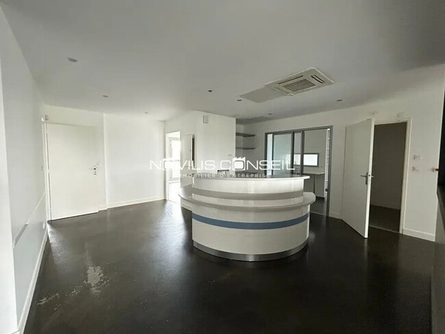 Plus de détails pour Bureau à louer