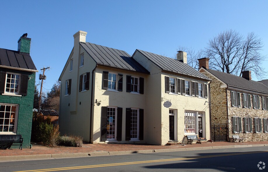 22 W Market St, Leesburg, VA à louer - Photo principale – Image 1 sur 7