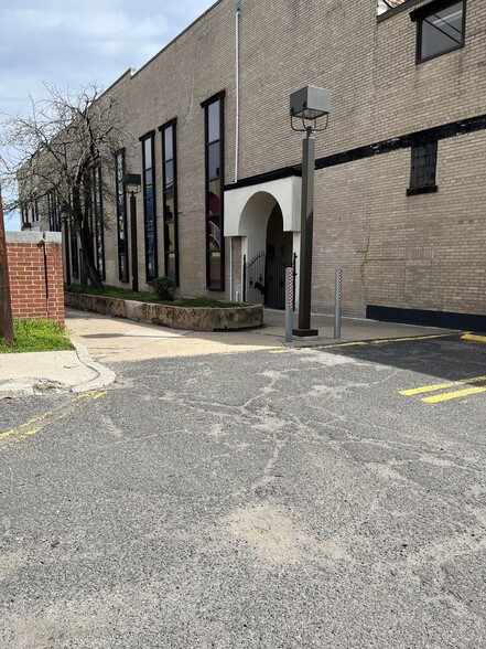 131 Main St, Hackensack, NJ à louer - Photo de l’immeuble – Image 3 sur 13