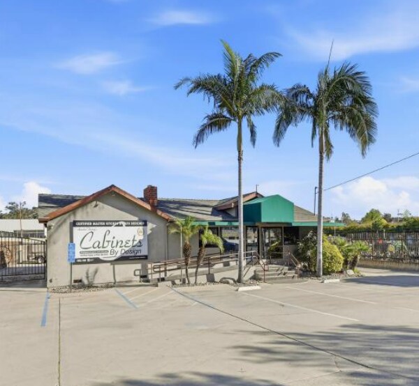 1844 Mission Rd, Escondido, CA à vendre Photo principale– Image 1 sur 7