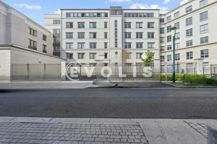 5 Rue De La Galmy, Chessy à louer - Photo de l’immeuble – Image 2 sur 4