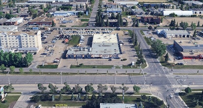 10104-10122 175 St NW, Edmonton, AB à louer Photo de l’immeuble– Image 2 sur 6