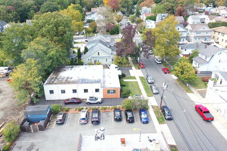 115 Grant Ave, Nutley, NJ à vendre - Photo de l’immeuble – Image 2 sur 13