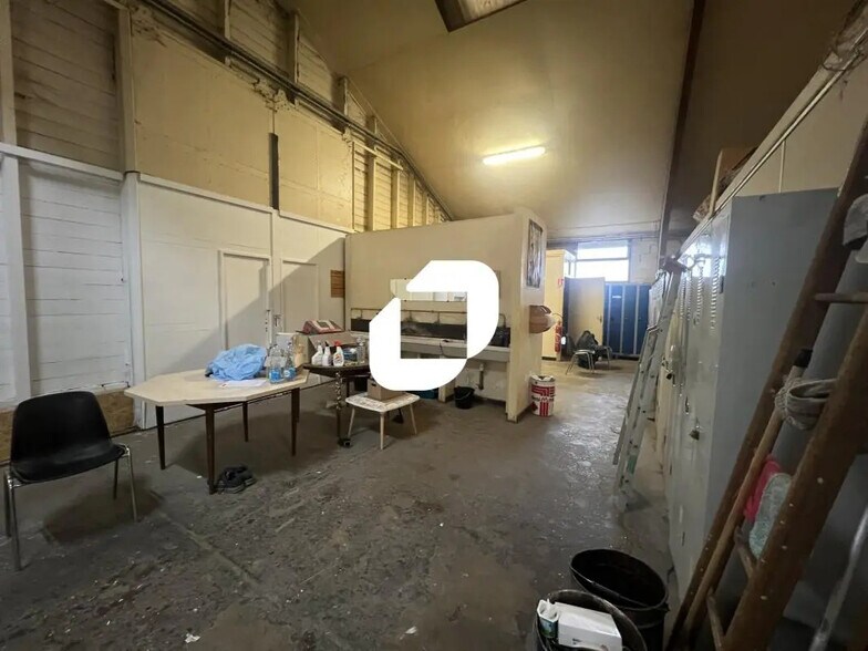 Bureau dans Comines à louer - Photo intérieure – Image 2 sur 9