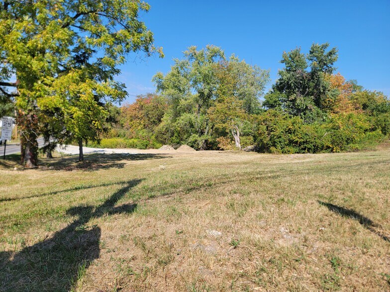 702 Hookstown Grade Rd, Clinton, PA à louer - Photo de l’immeuble – Image 3 sur 11