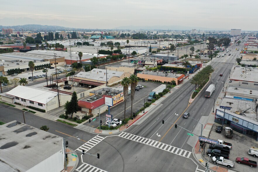5401 E Washington Blvd, Commerce, CA à louer - Photo principale – Image 1 sur 8