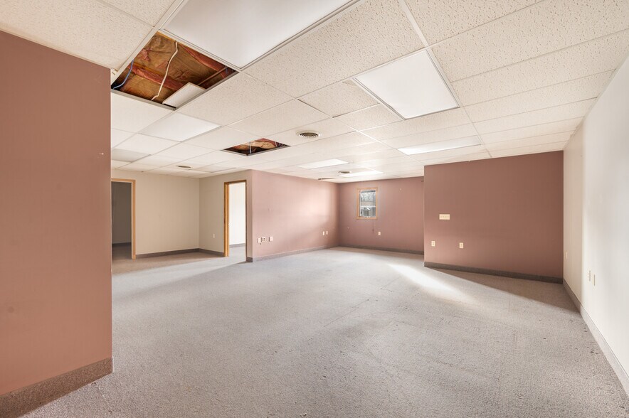 203 S 3rd Ave, Big Rapids, MI à louer - Photo de l’immeuble – Image 3 sur 36