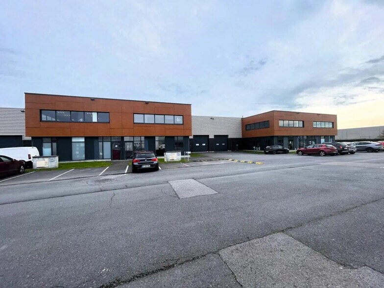 Bureau dans Wambrechies à louer - Photo de l’immeuble – Image 2 sur 13