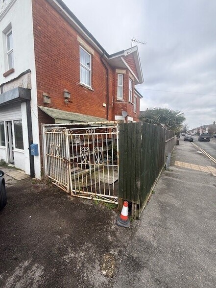 66 Kimberley Rd, Bournemouth à louer - Photo de l’immeuble – Image 2 sur 3