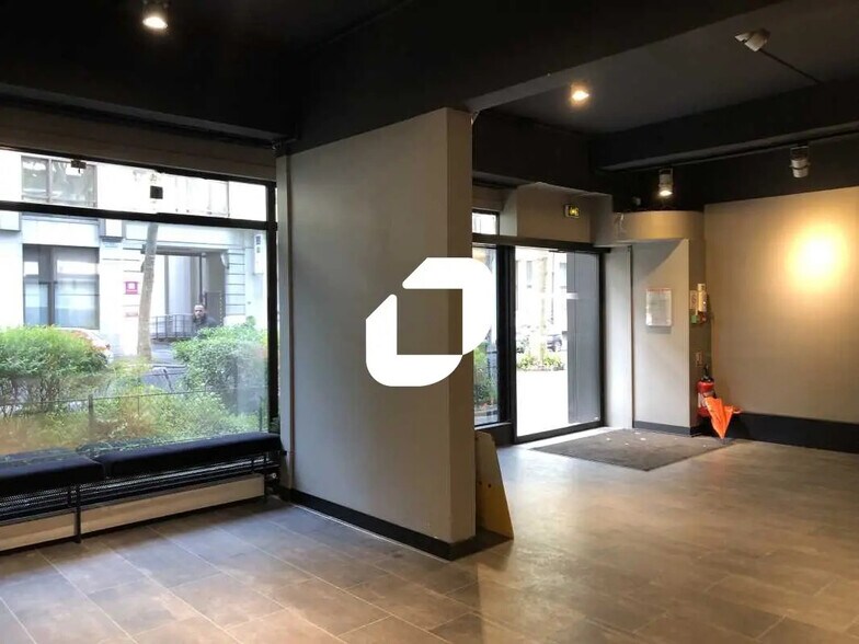 Local commercial dans Paris à louer - Photo intérieure – Image 2 sur 4