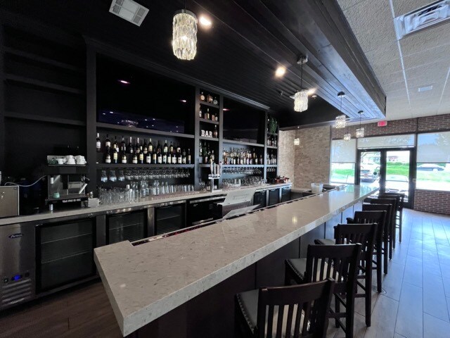 5650-5682 Arlington Dr E, Hanover Park, IL à louer - Photo intérieure – Image 3 sur 15