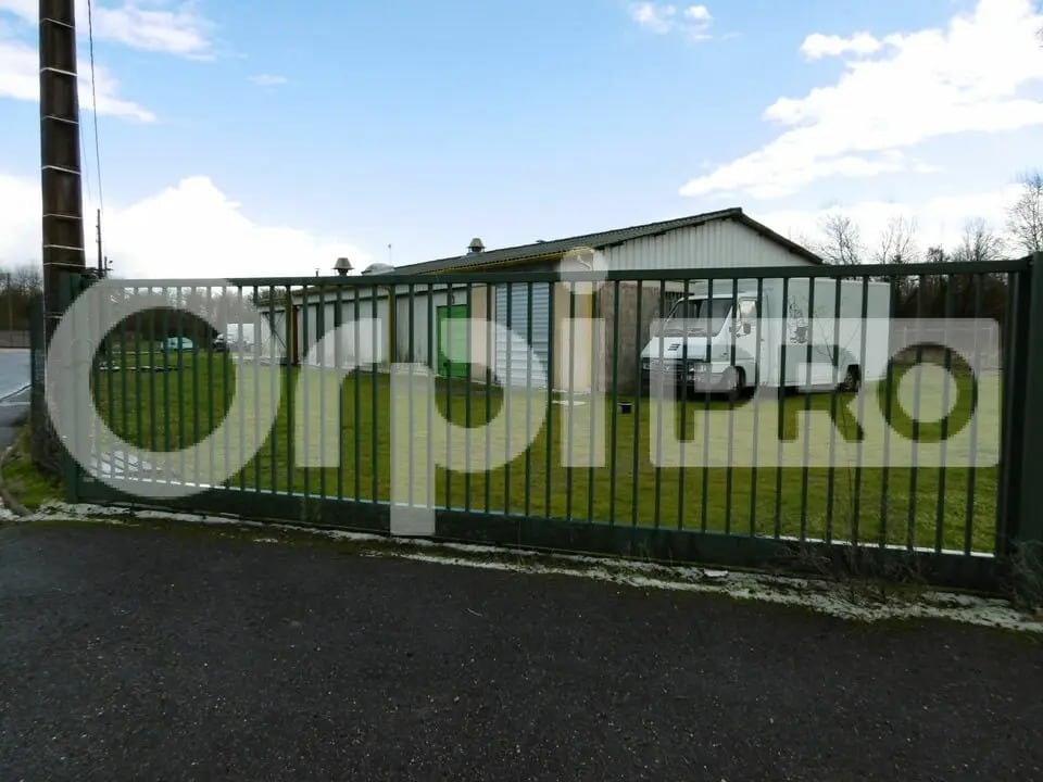 Local d'activités dans La Ville-Dieu-du-Temple à vendre Photo de l’immeuble– Image 1 sur 7