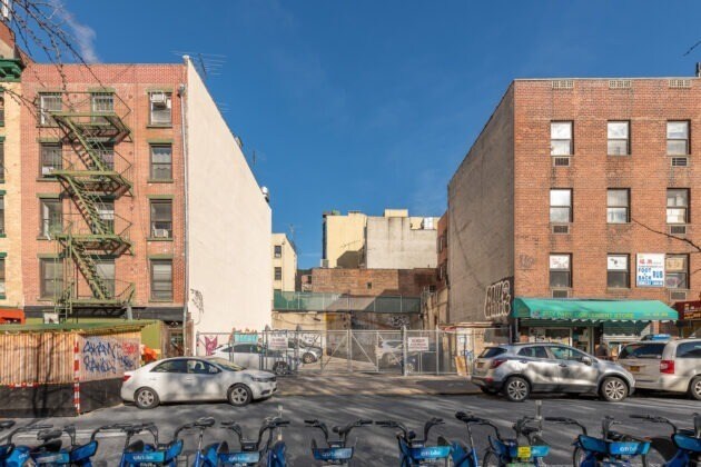 98-100 Bayard St, New York, NY à vendre Photo de l’immeuble– Image 1 sur 9