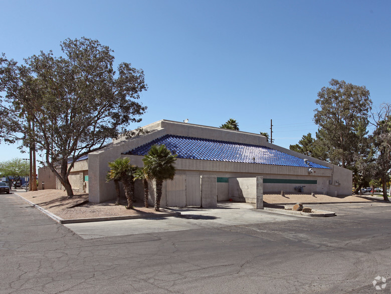 2048 E Irvington Rd, Tucson, AZ à vendre - Photo de l’immeuble – Image 2 sur 2