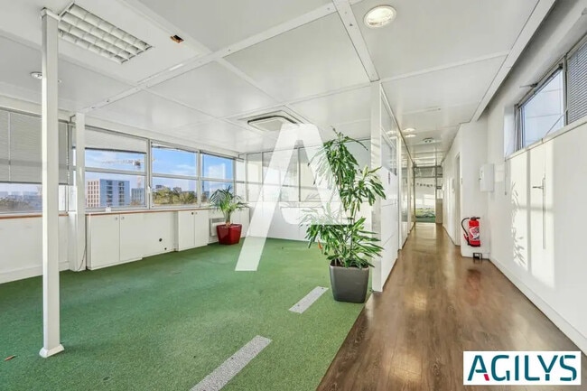 Plus de détails pour Bureau à louer