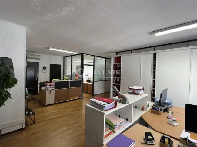 Plus de détails pour Bureau à louer