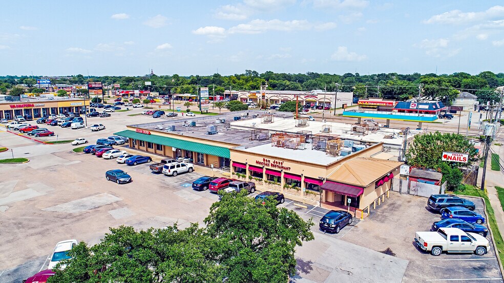 5305-5377 Antoine Dr, Houston, TX à louer - Photo de l’immeuble – Image 2 sur 15
