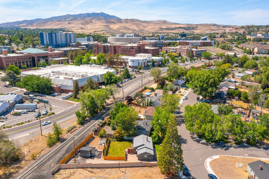 99 Bartlett St, Reno, NV à vendre - Photo de l’immeuble – Image 3 sur 42