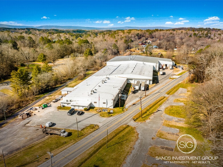 601 Lee Ave, Chickamauga, GA à louer - Photo principale – Image 1 sur 13