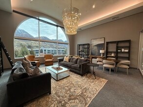 5255 N Edgewood Dr, Provo, UT à louer Photo intérieure– Image 2 sur 14