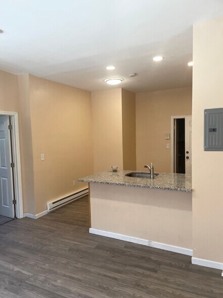 475-477 Clinton Ave, Newark, NJ à vendre - Photo de l’immeuble – Image 3 sur 6
