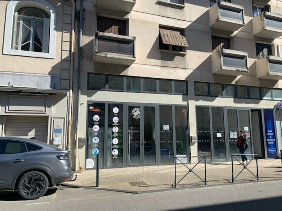 Bureau dans Cavaillon à louer Photo de l’immeuble– Image 1 sur 7