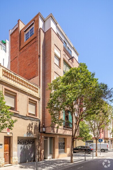 Carrer De Sant Antoni, 10-12, L'Hospitalet de Llobregat, Barcelona à louer - Photo de l’immeuble – Image 3 sur 3