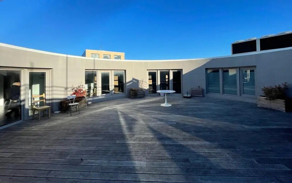 Bureau dans Marseille à louer - Photo de l’immeuble – Image 2 sur 6