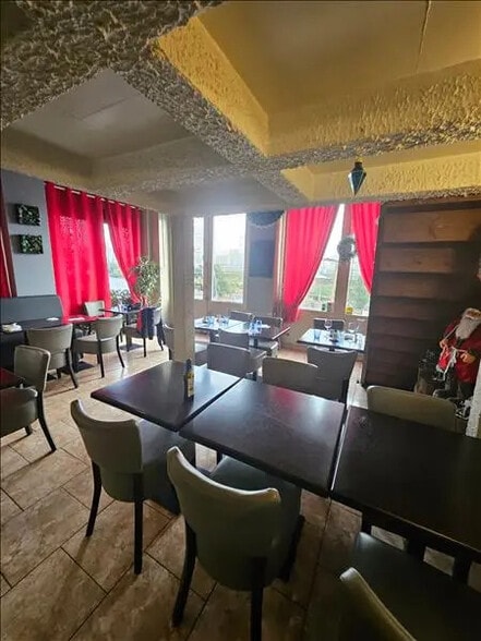 Local commercial dans Lyon à vendre - Photo de l’immeuble – Image 1 sur 3
