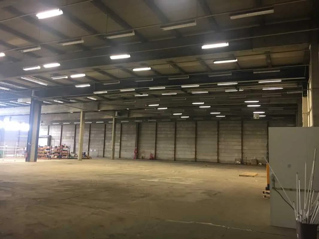 Local d’activités dans Saint-Quentin à louer Photo de l’immeuble– Image 1 sur 6