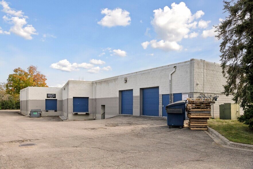 7115-7133 Washington Ave S, Edina, MN à louer - Photo de l’immeuble – Image 3 sur 31