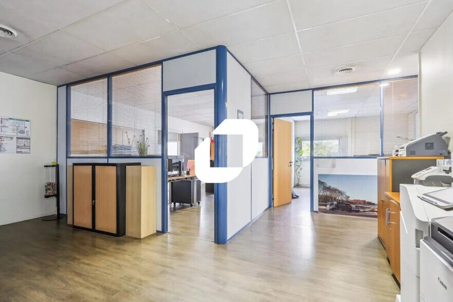 Bureau dans Champigny-sur-Marne à louer - Photo de l’immeuble – Image 2 sur 11