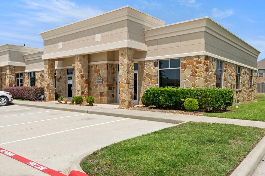 20008 Champion Forest Dr, Spring, TX à louer - Photo de l’immeuble – Image 1 sur 15