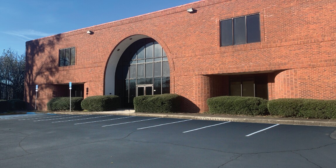 130 W Oxmoor Rd, Birmingham, AL à louer Photo principale– Image 1 sur 12