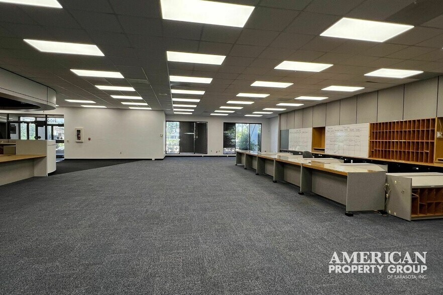 2100 S Tamiami Trl, Venice, FL à louer - Photo de l’immeuble – Image 3 sur 35