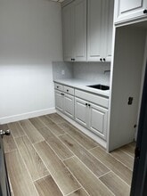 5570 Sanchez Dr, San Jose, CA à louer Photo de l’immeuble– Image 2 sur 14