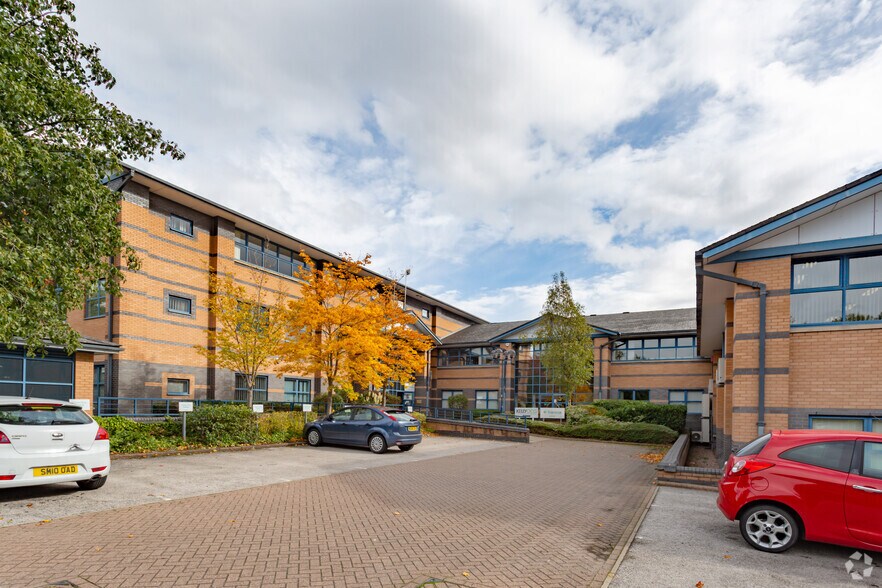 Hollinswood Ct, Telford à louer - Photo de l’immeuble – Image 3 sur 4