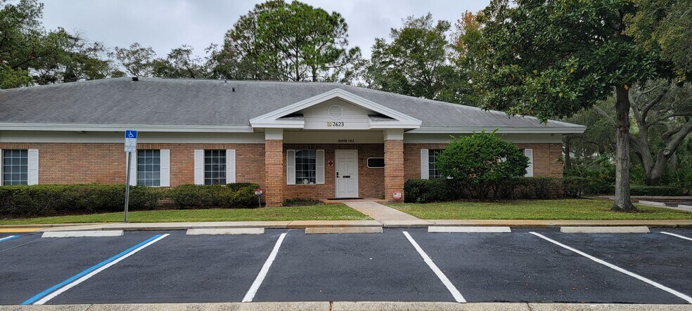 2623 McCormick Dr, Clearwater, FL à louer - Photo de l’immeuble – Image 3 sur 18