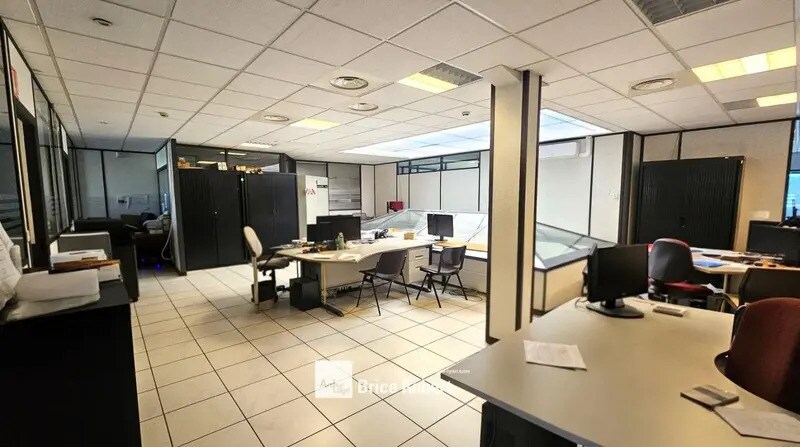 Bureau dans Vaulx-en-Velin à louer Photo intérieure– Image 1 sur 7